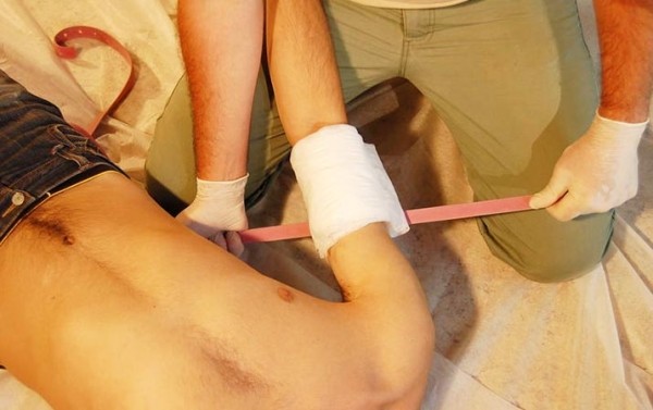 
			Первая помощь при острой кровопотере и травматическом шоке		