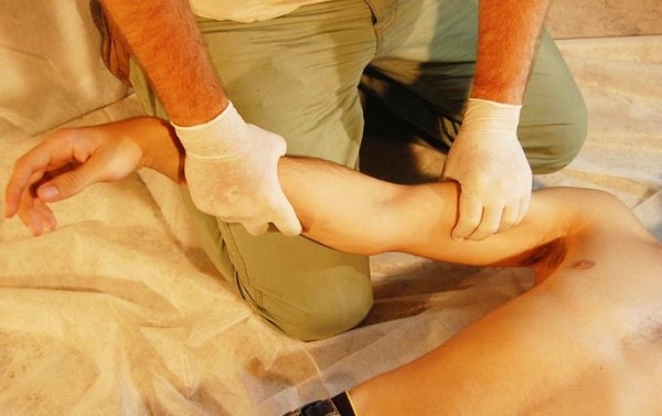 
			Первая помощь при острой кровопотере и травматическом шоке		