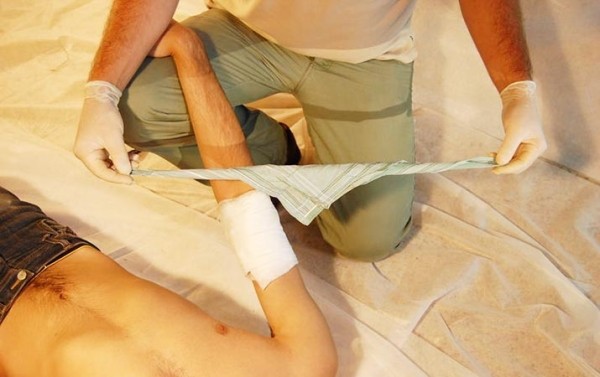 
			Первая помощь при острой кровопотере и травматическом шоке		