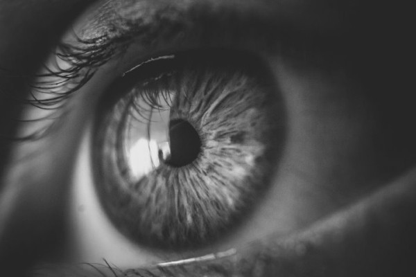 Женщина потеряла зрение из-за краски для волос — это не первый случай