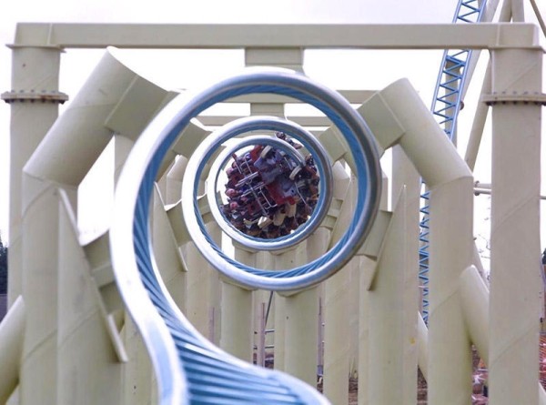 Показываем самые пугающие аттракционы мира