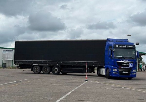 Пинчанин открыл школу для дальнобойщиков в Польше. Выгодно? Пинчанин открыл школу для дальнобойщиков в Польше. Выгодно?