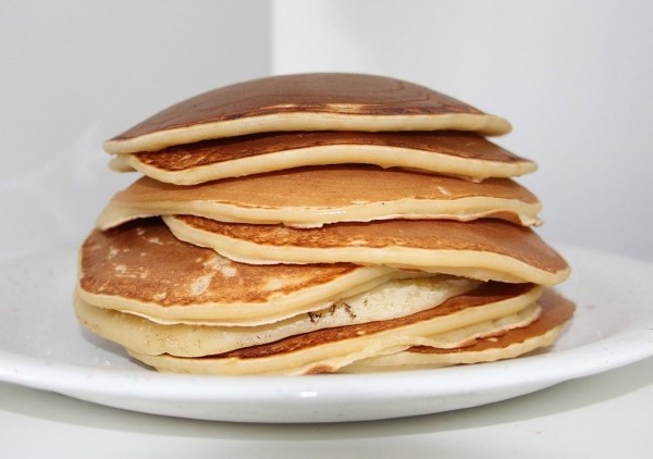 Женщина насмерть подавилась на конкурсе по поеданию блинов