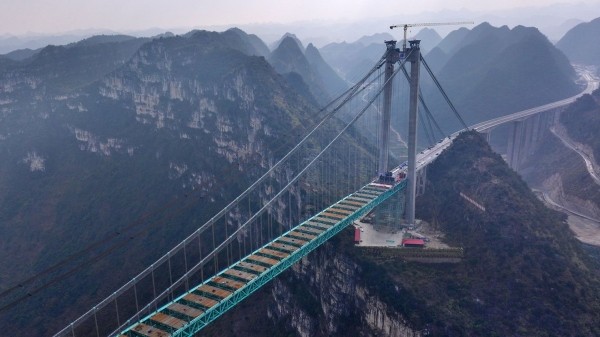 Скоро откроется самый высокий мост в мире. Где он находится?