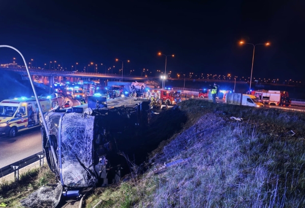 Жесткое ДТП в Польше: автобус с пассажирами перевернулся! Есть ли белорусы среди пострадавших?