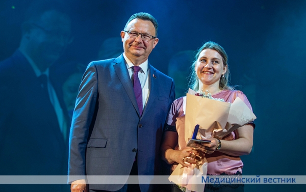 Поздравления столичных медиков с профессиональным праздником
Поздравления столичных медиков с профессиональным праздником